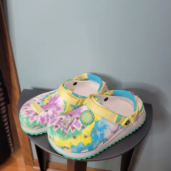 CROCS | Shoes | Crocs Peace Put Classic Pastel Tie Dye  display picture 2